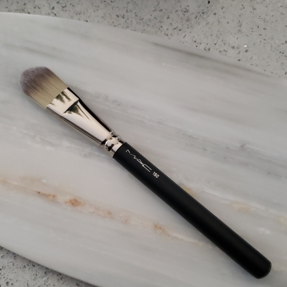 MAC brush #190 - Picture 2 of 3
